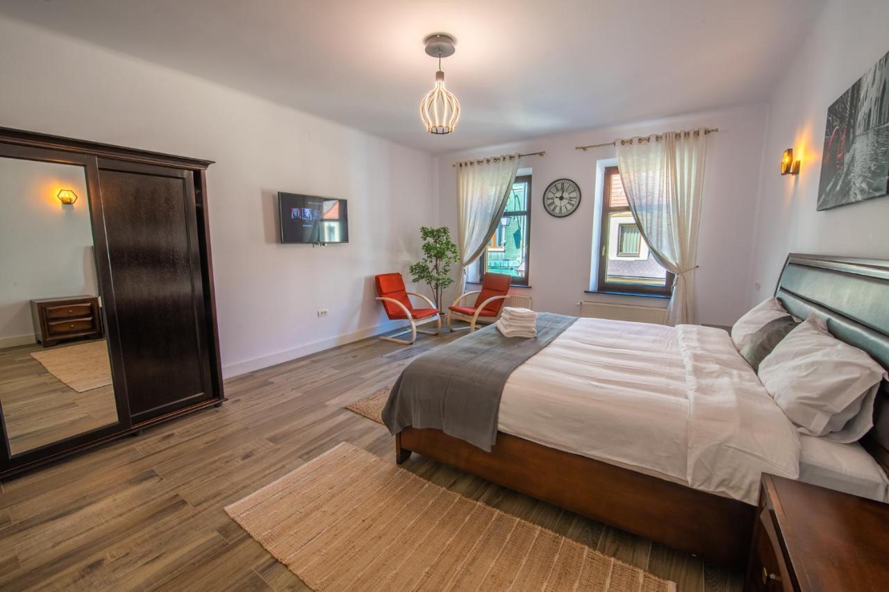 Old Town Suites บราชอฟ ภายนอก รูปภาพ