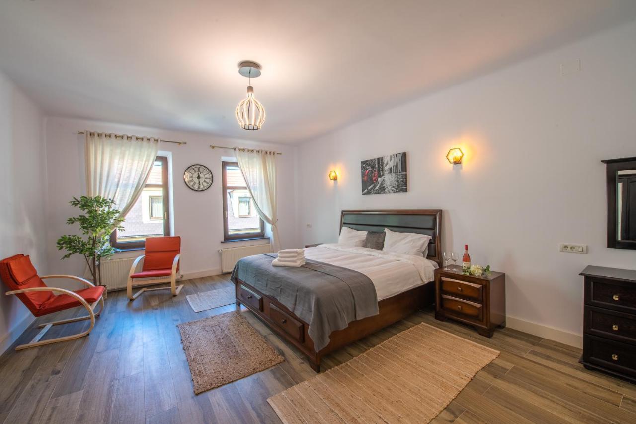 Old Town Suites บราชอฟ ภายนอก รูปภาพ