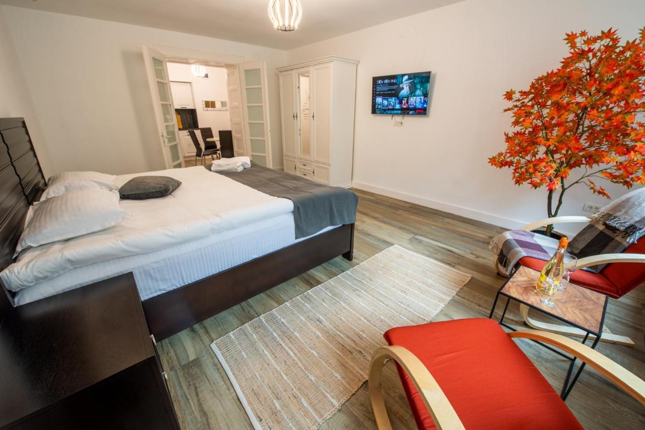 Old Town Suites บราชอฟ ภายนอก รูปภาพ